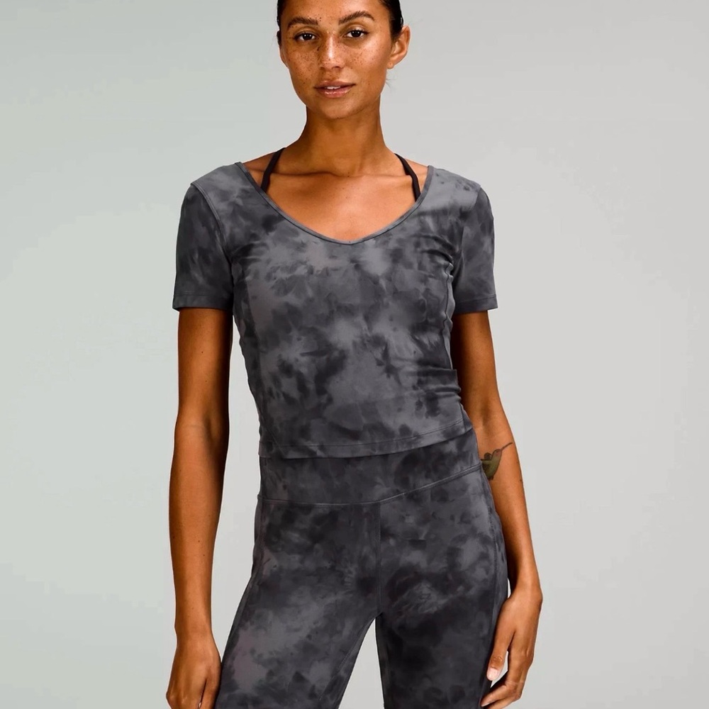 New Lululemon Align Tee Nulu Cropped Length Diamond Dye Patch Gray Size 4